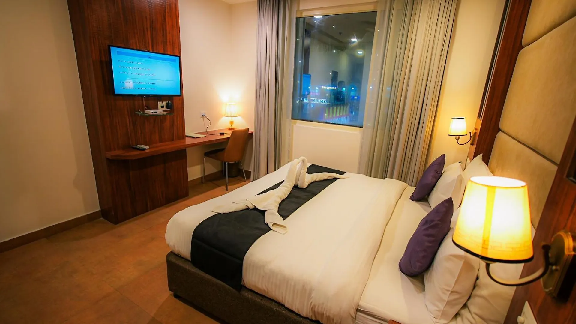 Hotel Dazzling Agra   Agra (Uttar Pradesh)